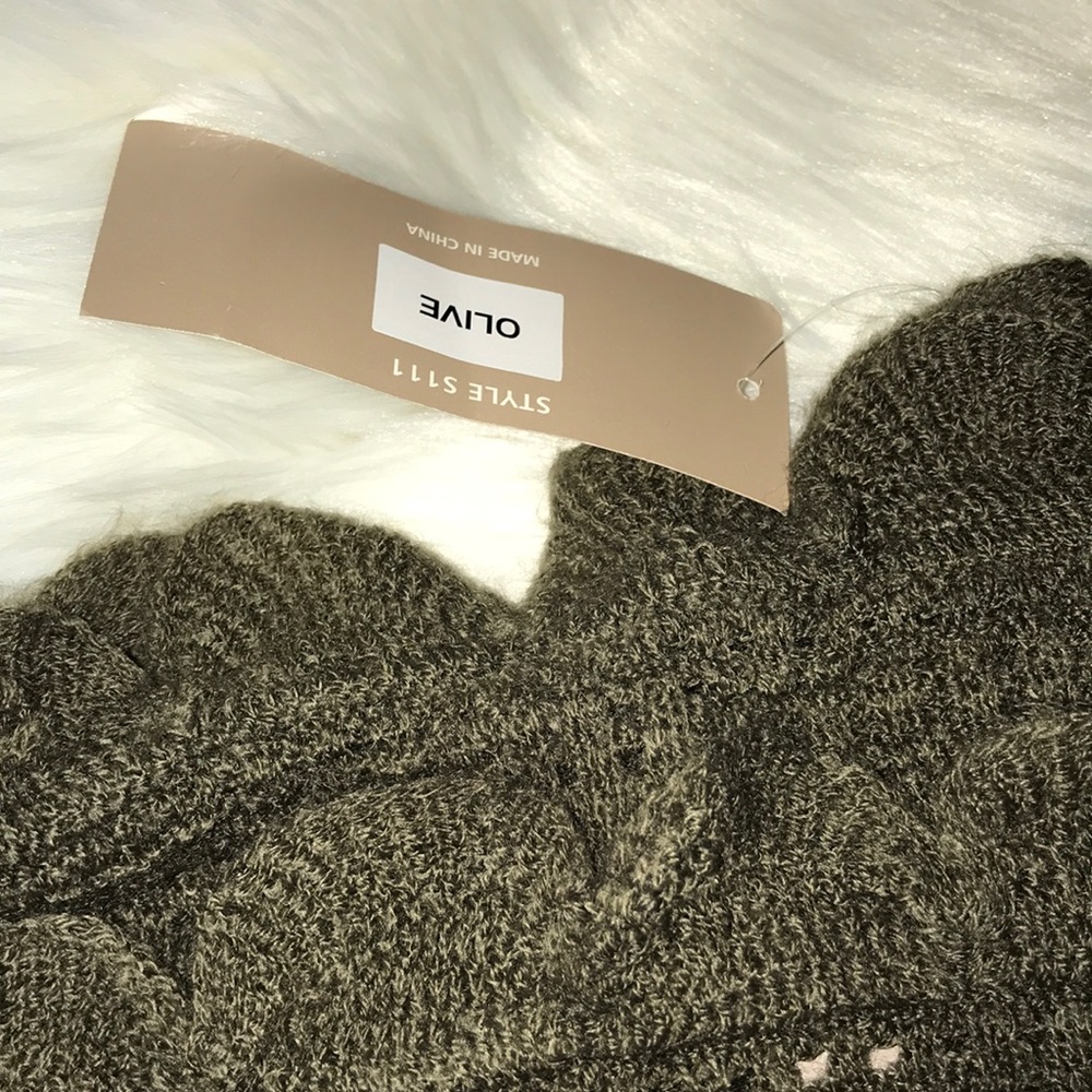 NWT Taleen Oversized Ruffle Infinity Scarf Olive - Picture 5 of 7